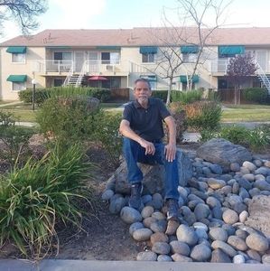 Meet your Posher, Eduardo